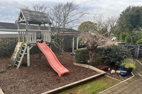 Photo of property in 22a Waiwera Place, Merrilands, New Plymouth, 4312