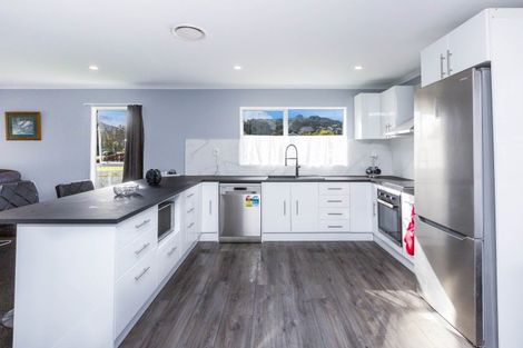 Photo of property in 1 Wyoming Grove, Totara Park, Upper Hutt, 5018