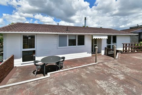 Photo of property in 60 Carlisle Road, Browns Bay, Auckland, 0630