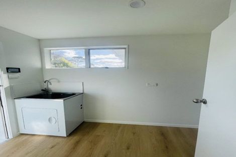 Photo of property in 3 St Margaret Place, West Harbour, Auckland, 0618