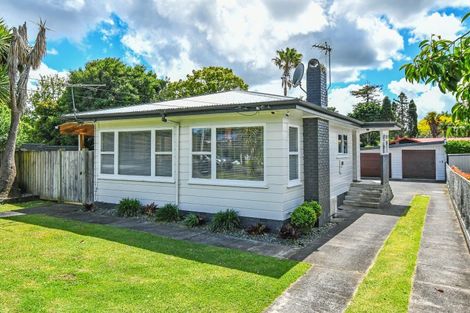 Photo of property in 2 Hillcrest Grove, Hillpark, Auckland, 2102