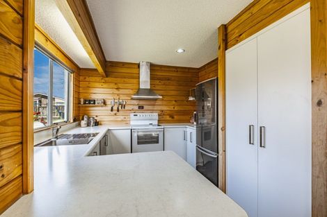 Photo of property in 26 Marchant Place, Westown, New Plymouth, 4310