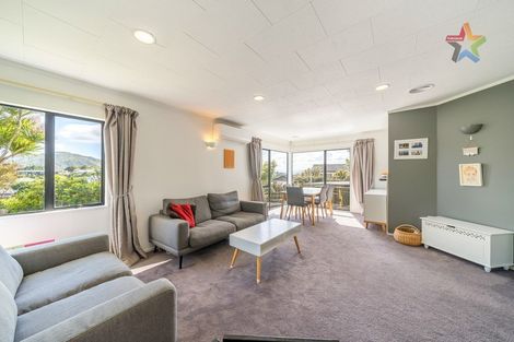 Photo of property in 21 Jasmine Grove, Maungaraki, Lower Hutt, 5010