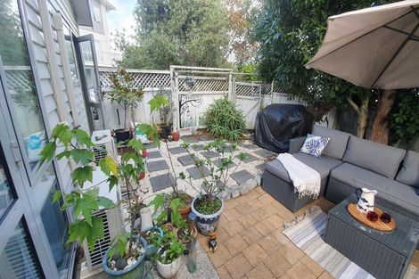 Photo of property in 12/15 Andersons Road, Oteha, Auckland, 0632