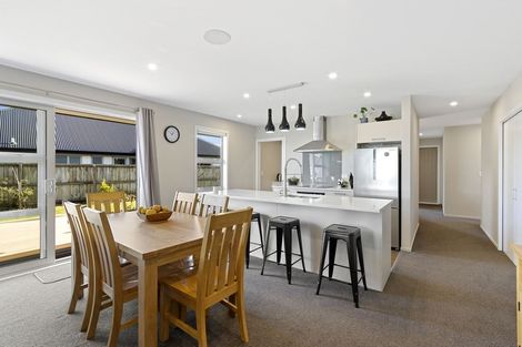 Photo of property in 8 Bargrove Close, Halswell, Christchurch, 8025