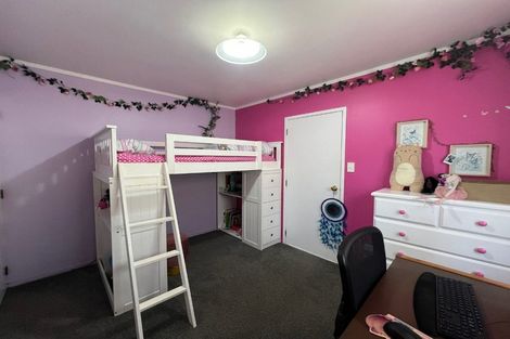 Photo of property in 17 Sunningdale Street, Wattle Downs, Auckland, 2103