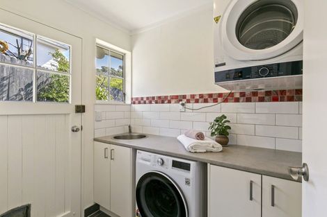 Photo of property in 6 Cambrian Street, Churton Park, Wellington, 6037