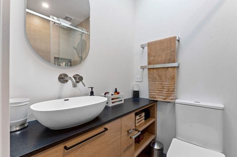 Photo of property in 37a Parr Terrace, Castor Bay, Auckland, 0620