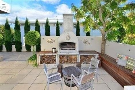 Photo of property in 42a Tindalls Bay Road, Tindalls Beach, Whangaparaoa, 0930
