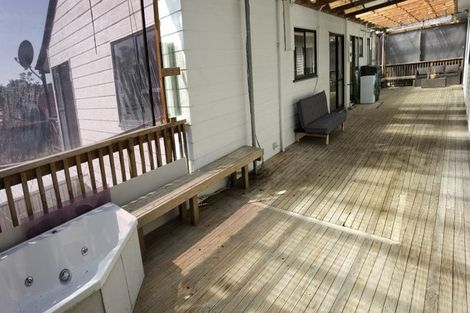 Photo of property in 54 Glennandrew Drive, Half Moon Bay, Auckland, 2012