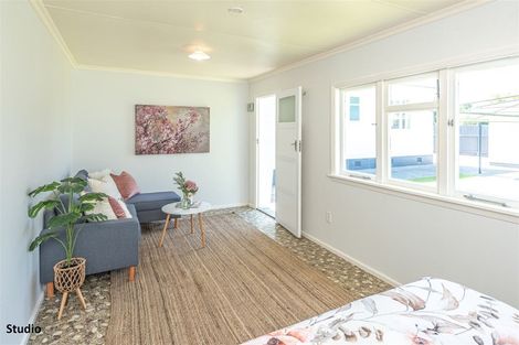 Photo of property in 39 Wikitoria Road, Putiki, Whanganui, 4501