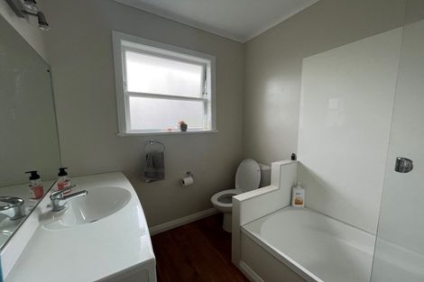 Photo of property in 106 Normandale Road, Normandale, Lower Hutt, 5010