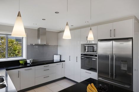 Photo of property in 1/60 Penzance Road, Mairangi Bay, Auckland, 0630