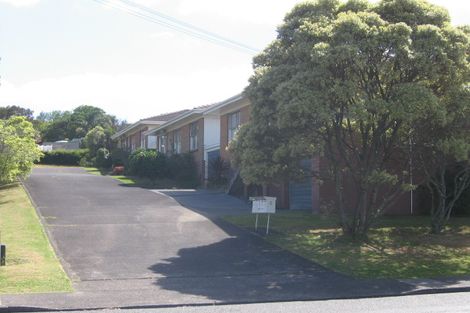 Photo of property in 2/9 Manuka Road, Bayview, Auckland, 0629
