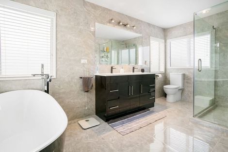 Photo of property in 28 Shah Place, Glen Eden, Auckland, 0602