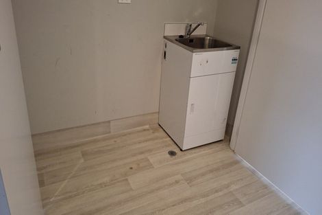 Photo of property in 98 Beach Haven Road, Beach Haven, Auckland, 0626