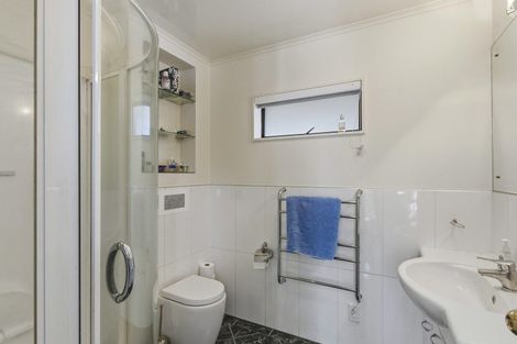 Photo of property in 11 Oakwood Grove, Paraparaumu Beach, Paraparaumu, 5032