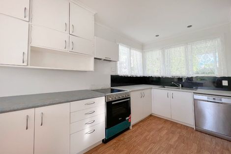 Photo of property in 8 Sherwood Avenue, Te Atatu South, Auckland, 0610