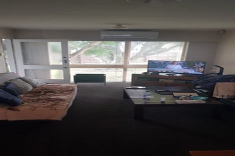 Photo of property in 68a Kenderdine Road, Papatoetoe, Auckland, 2025