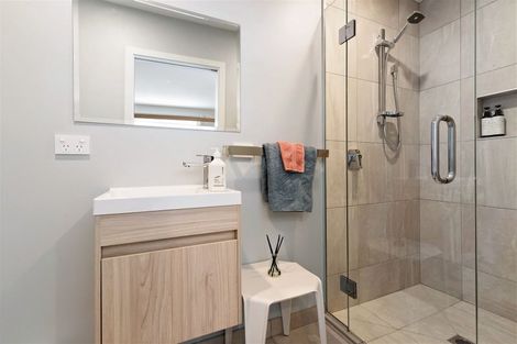 Photo of property in 4 Leaning Rock Lane, Wanaka, 9305