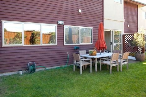 Photo of property in 2/17 Tremaine Avenue, Two Mile Bay, Taupo, 3330