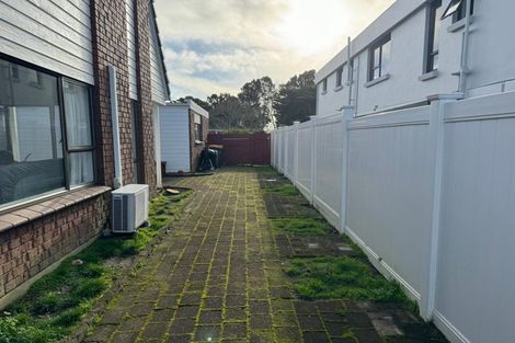 Photo of property in 124 Carnoustie Drive, Wattle Downs, Auckland, 2103