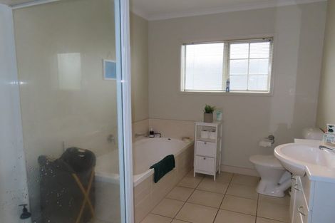 Photo of property in 27 Mulvaney Crescent, Henderson, Auckland, 0612