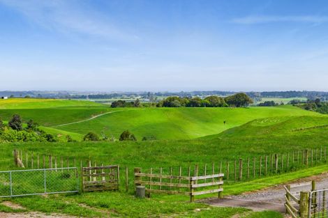 Photo of property in 888b Otaraoa Road, Tikorangi, Waitara, 4383