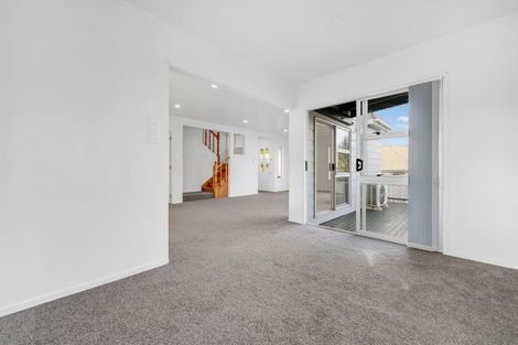 Photo of property in 44 Eugenia Rise, Totara Heights, Auckland, 2105