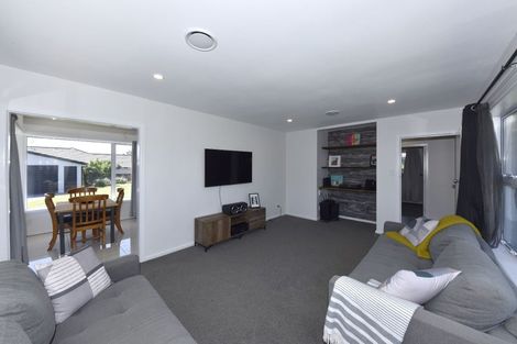 Photo of property in 22 Skerten Avenue, Hornby, Christchurch, 8042