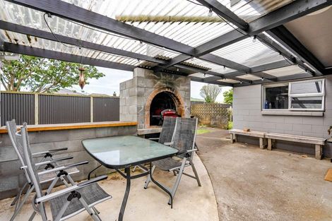 Photo of property in 4 Douglas Street, Hawera, 4610