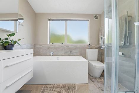 Photo of property in 5 Summerfield Lane, Albany, Auckland, 0632