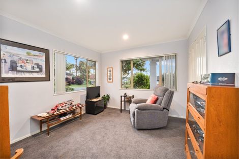 Photo of property in 1 Sandhurst Rise, Henderson, Auckland, 0612