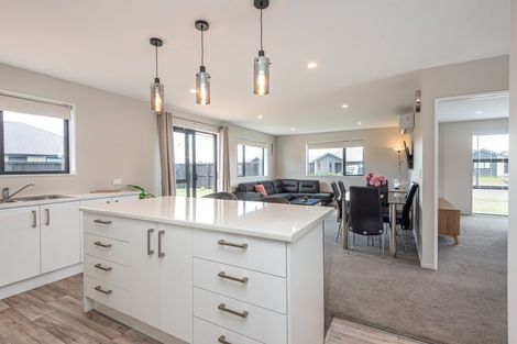 Photo of property in 160 Shillingford Boulevard, Rolleston, 7615