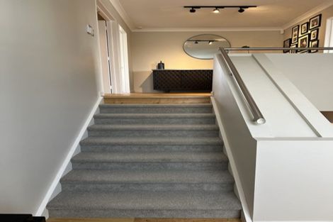 Photo of property in 26 Bernleigh Terrace, West Harbour, Auckland, 0618