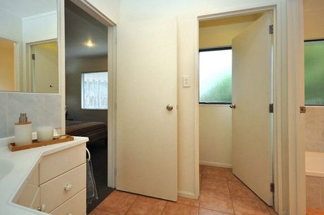 Photo of property in 51a Waimumu Road, Massey, Auckland, 0614