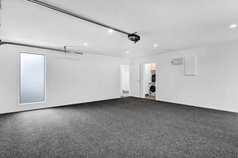 Photo of property in 7c Strandon Place, Strandon, New Plymouth, 4312