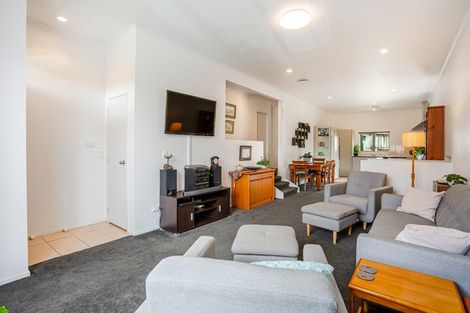 Photo of property in 11a Westglen Place, Ranui, Auckland, 0612