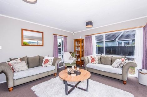 Photo of property in 11 Maraval Crescent, Grenada Village, Wellington, 6037