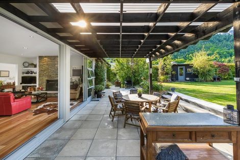 Photo of property in Butel Park, 50 Essex Avenue, Arrowtown, 9302