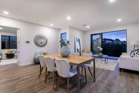 Photo of property in 32 Paparahi Place, Wainui, Silverdale, 0992