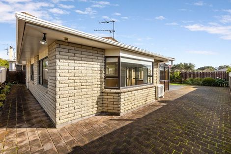 Photo of property in 20 Tukapa Street, Westown, New Plymouth, 4310