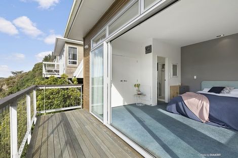 Photo of property in 71 Tiketike Way, Brooklyn, Wellington, 6021