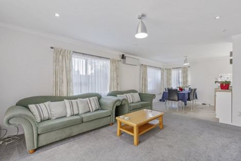 Photo of property in 2/59 Youngs Road, Papakura, 2110