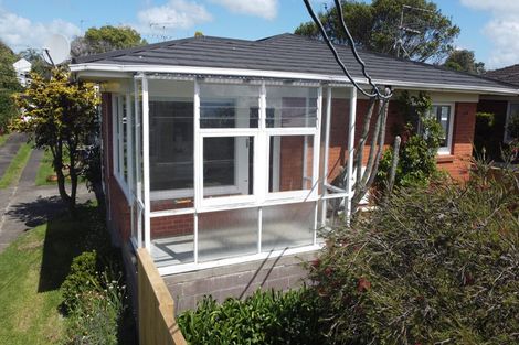 Photo of property in 1/16 Shakespeare Road, Milford, Auckland, 0620