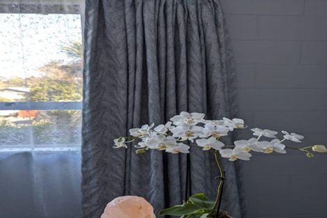 Photo of property in 28 Glen Road, Raumati South, Paraparaumu, 5032