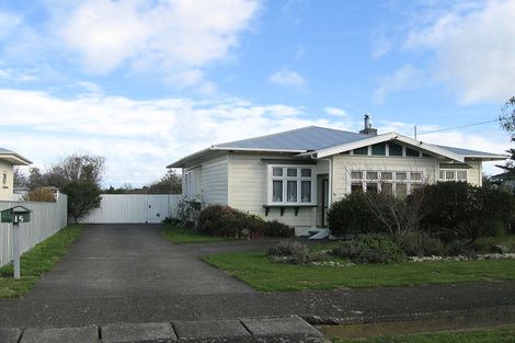 Photo of property in 15 Wellington Street, Feilding, 4702