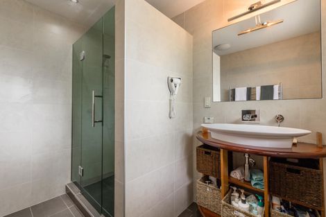 Photo of property in 112 Wood Bay Road, Titirangi, Auckland, 0604