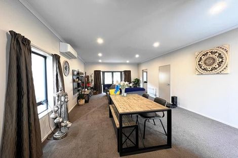Photo of property in 32 Tutuwhatu Crescent, Weymouth, Auckland, 2103