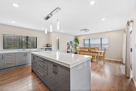 Photo of property in 11 Matisse Drive, West Harbour, Auckland, 0618